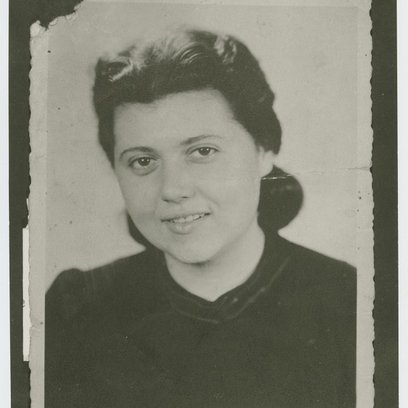 The Polish forced labourer Teofila Turska, 1943, Opladen, photographer unknown © NS-Dokumentationszentrum der Stadt Köln, Bp4403 The Polish forced labourer Teofila Turska, 1943, Opladen, photographer unknown © NS-Dokumentationszentrum der Stadt Köln, Bp4403