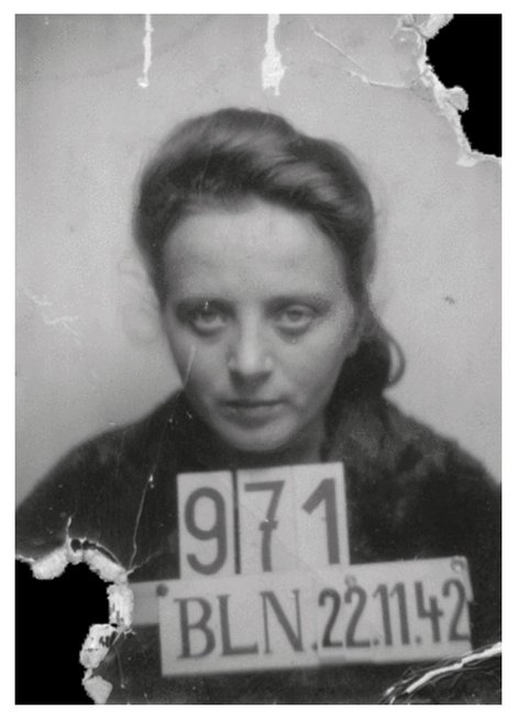 Erfassungsfoto von Maria Andrzejewska aus dem Durchgangslager Berlin-Wilhelmshagen, 22. November 1942, Stiftung Deutsch-Polnische Aussöhnung Erfassungsfoto von Maria Andrzejewska aus dem Durchgangslager Berlin-Wilhelmshagen, 22. November 1942, Stiftung Deutsch-Polnische Aussöhnung